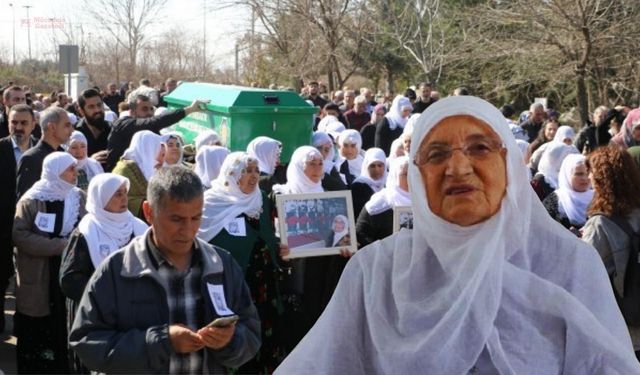 Barış Annesi 'Sakine Ana' Diyarbakır’da son yolculuğuna uğurlandı