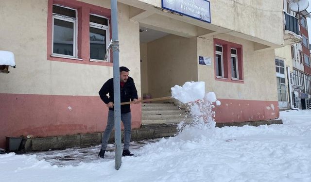 Mart kapıdan baktırdı: Bingöl Elazığ Tunceli’de kar yağışı etkili oldu!