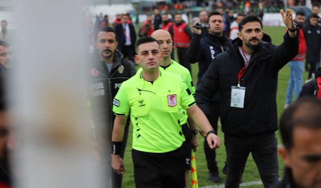 Diyarbekirspor’a hakem darbesi: 2 kırmızı kart gördü!