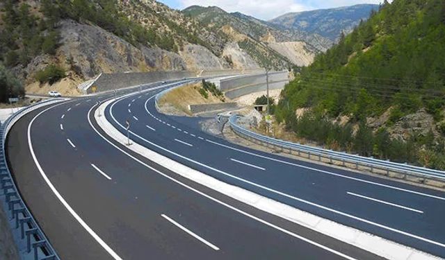 Karayolları 9. Bölge Müdürlüğü Termoplasti̇k Ve Çi̇ft Kompenantlı Boya İle Yatay İşaretleme Yapılması İşi̇