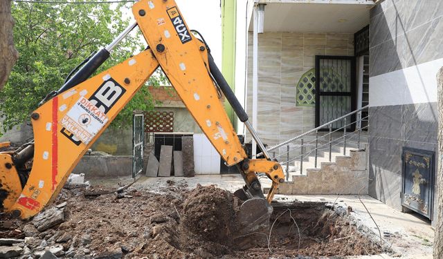 Kayapınar Belediyesi taleplere kulak verdi: Minare kazısı yaptı!