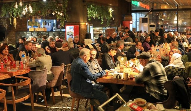 Kürt yazar, aydın ve yayıncılar Kayapınar’da buluştu!