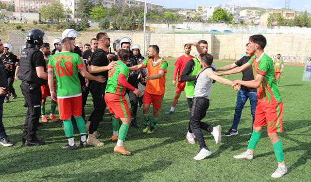 Şırnak’ta oynanan play-off maçında ortalık karıştı!