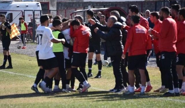 Siverek Belediyespor tarihi maça çıkacak: Ya 3. Lig’e çıkacak ya amatöre düşecek!