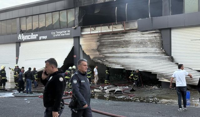 Diyarbakır’da sanayi sitesinde yangın: 4 dükkan yandı!