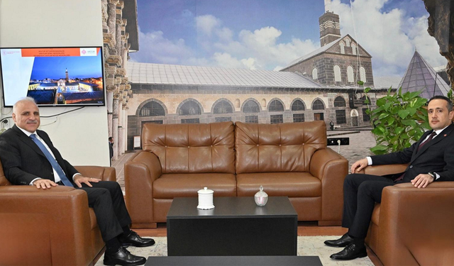 Diyarbakır Valisi Zorluoğlu'dan anlamlı ziyaret!