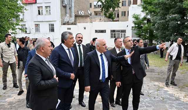Diyarbakır Valisi Zorluoğlu’ndan Bismil’e çıkarma