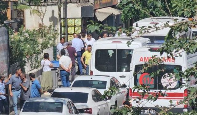 Diyarbakır’da belediye binasında silahlı kavga!