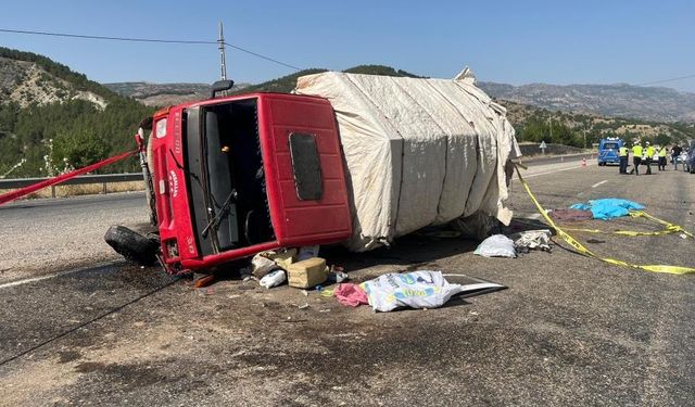 Adıyaman’da otomobil ile kamyonet çarpıştı: Ölü ve yaralılar var