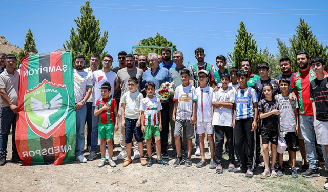 Amedspor hocası bir ilke imza attı: Göreve başlamadan vefasını gösterdi!