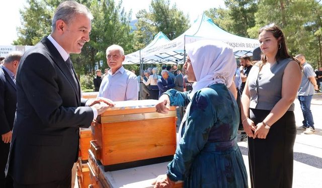 Mardin’de üreticilere 4 bin arılı kovan dağıtıldı
