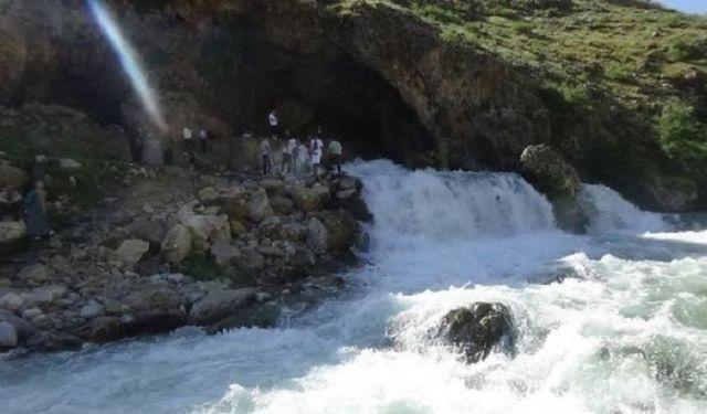 Van’da çaya düşen 16 yaşındaki çocuk yaşamını yitirdi