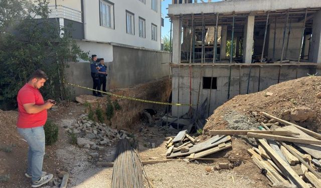 İnşaattan düşen kalıp ustası yaşamını yitirdi