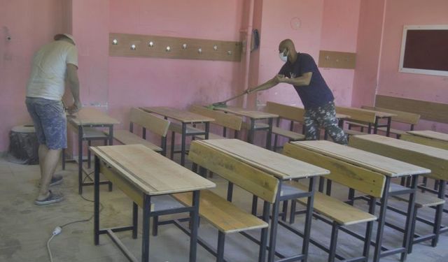 Yer Diyarbakır: Tatil yerine okullarının tadilatını yapıyorlar