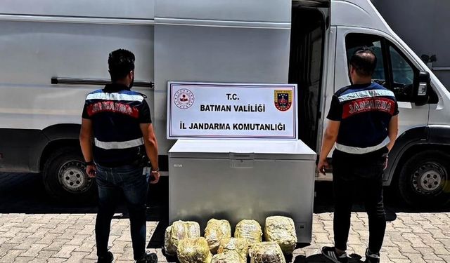 Batman’da durdurulan minibüste çıktı: İşkembeye doldurmuşlar