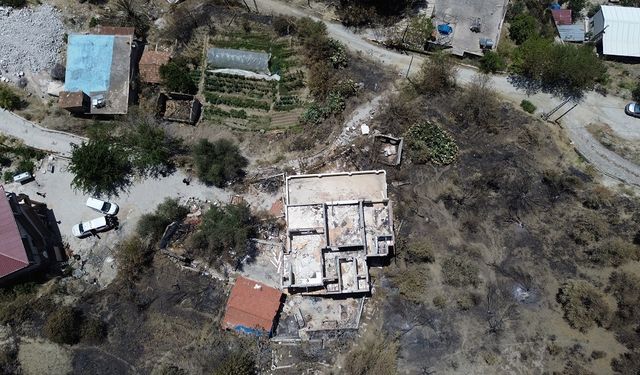 Hatay’da yangınlarda 4 bina ağır hasar aldı!