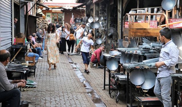 Diyarbakırlı Ermeni ustadan öğrendi: Günlüğü 2 bin TL’den çırak bulamıyor