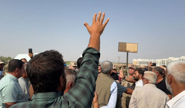 Şanlıurfa’da su kesintisi isyanı: 200 çiftçi karayolunu kapattı!