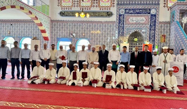 Diyarbakır'da 12 öğrenci hafızlık icazet belgelerini aldı
