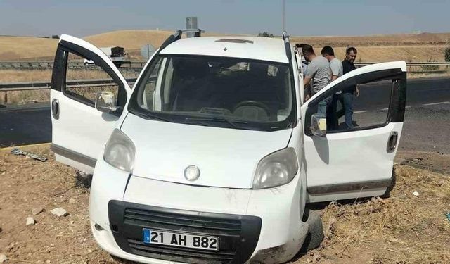 Diyarbakır'da 2 araç çarpıştı: Çok sayıda yaralı var