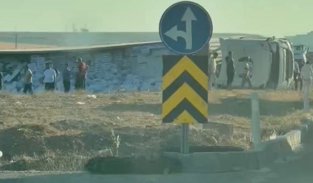 Diyarbakır’da kaza: Bismil yolu trafiğe kapatıldı