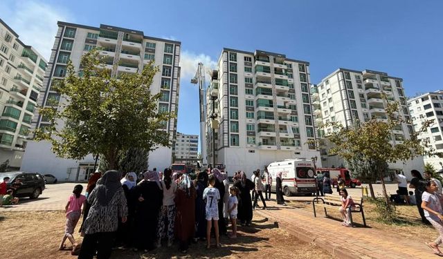 Diyarbakır'da korkutan yangın: Bina tahliye edildi!
