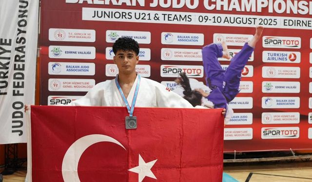 Diyarbakır’dan Balkanlar’a uzanan başarı: Çınarlı Özgür gururlandırdı