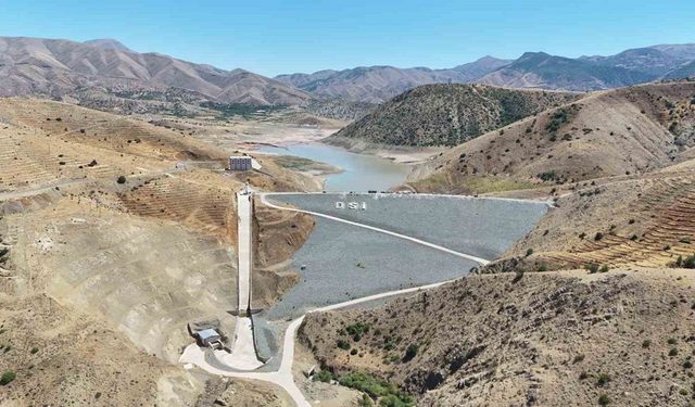 Elazığ’da felaket: Kenti besleyen baraj kurudu, su seviyesi sıfıra düştü!