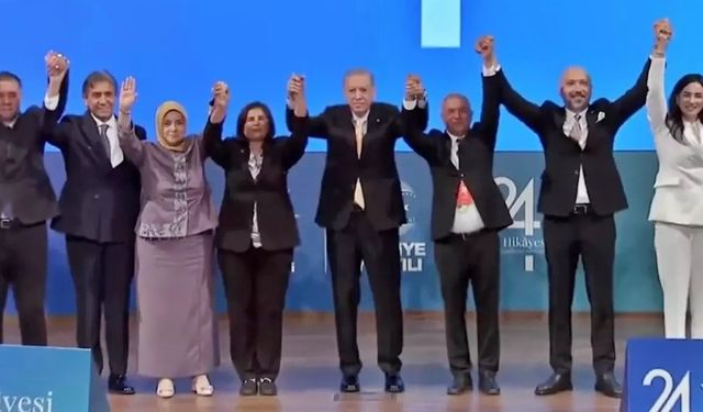 Erdoğan rozeti taktı: İşte AK Parti'ye katılan 9 belediye başkanı