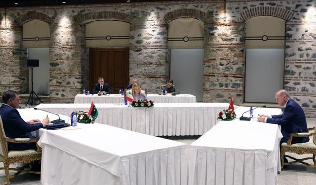 POLİTİKA