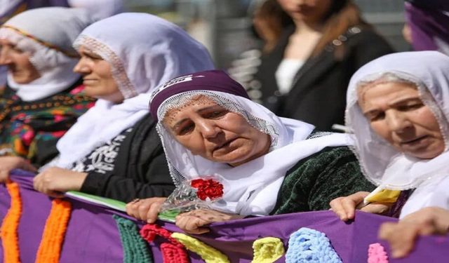 Komisyonda yarın Barış ve Cumartesi Anneleri dinlenecek