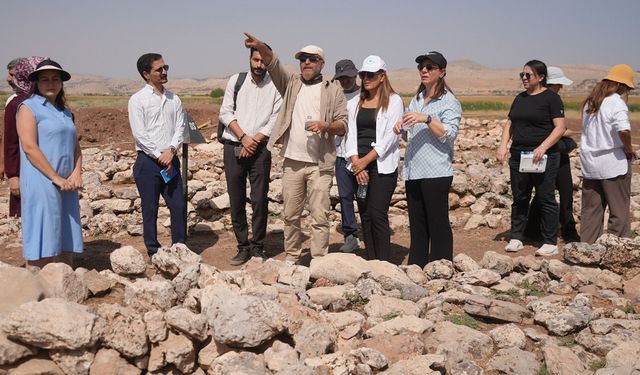 Serra Bucak'tan Diyarbakır’daki 10 bin yıllık alana çıkarma