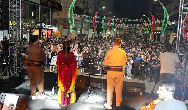 Diyarbakır Sanat Sokağı’ndaki festival başladı!