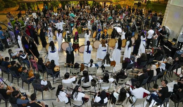 Diyarbakır’da Bağlar Belediyesi'nden renkli şenlik