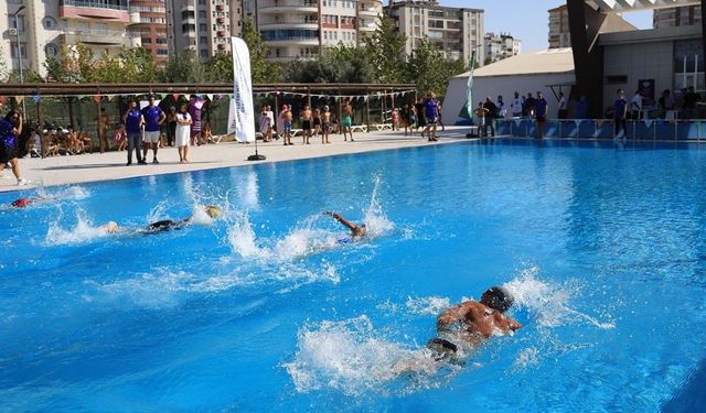 Diyarbakır’da binlerce kişi havuzla buluştu