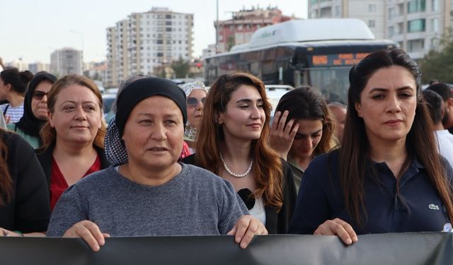 Diyarbakır’da onlarca kadın yürüdü: “Mahallemizde istemiyoruz!” dedi!