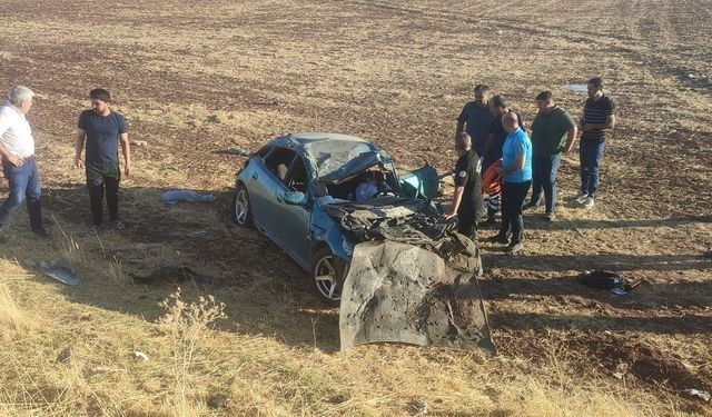 Diyarbakır’da otomobil devrildi: Ölü ve yaralı var!