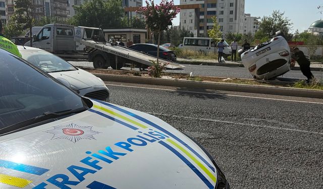 Diyarbakır'da iki araç çarpıştı, 1 kişi yaralandı!