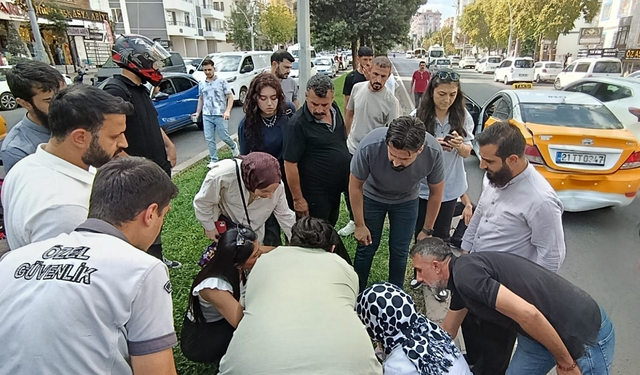Diyarbakır'da kaza: Taksi çocuğa çarpıp sürükledi!