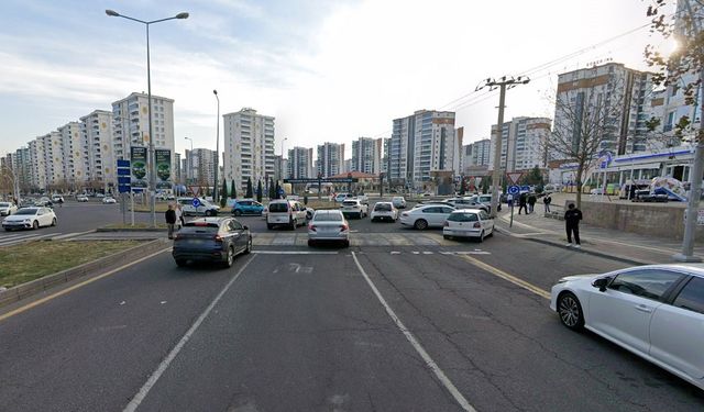 Diyarbakır’daki o mahallede kaza riski: Vatandaş ‘Kırmızı ışık şart’ dedi!