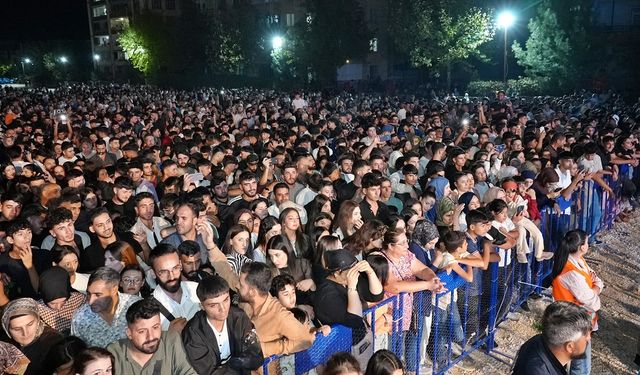 Diyarbakır’da konser: Xece ve Xero Abbas sahne aldı