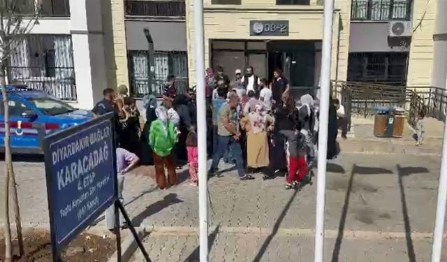 Diyarbakır’da Oğlaklı TOKİ’lerde eylem: Jandarma da geldi!