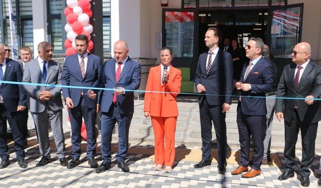 Diyarbakır'da yapılacak 20 okulun 2'si açıldı!