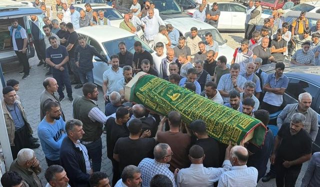 Diyarbakır'daki kuyu faciasında ölen kuzenler defnedildi