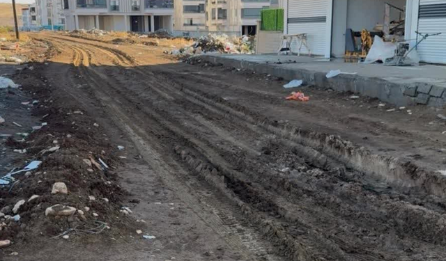 Diyarbakır’ın ilçesinde ‘çamur çilesi’: Ulaşım kabusu yaşanıyor!