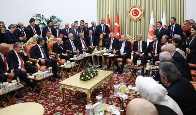 Meclis’teki tarihi fotoğrafta kimler var? İşte isimleri