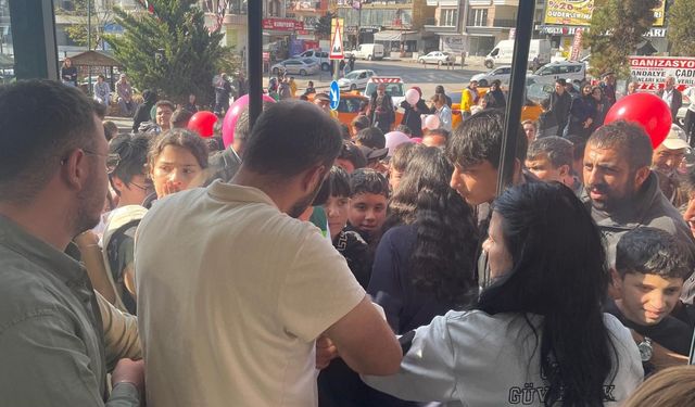 1 TL'ye döner-ayran sattı: Duyan oraya koştu!