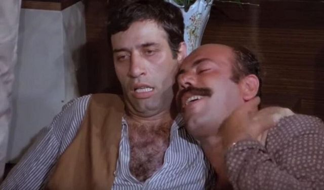 ‘Mazlum’u getirin’ repliğiyle hafızalara kazınmıştı: Kardeşi de ünlü çıktı!