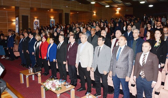 Dicle Üniversitesi’nde Öğretmenler Günü kutlandı