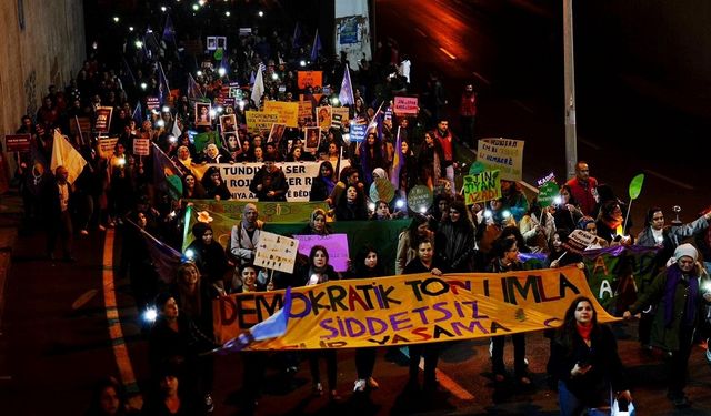 Diyarbakır'da binlerce kadın yürüdü: İsimler tek tek sıralandı!
